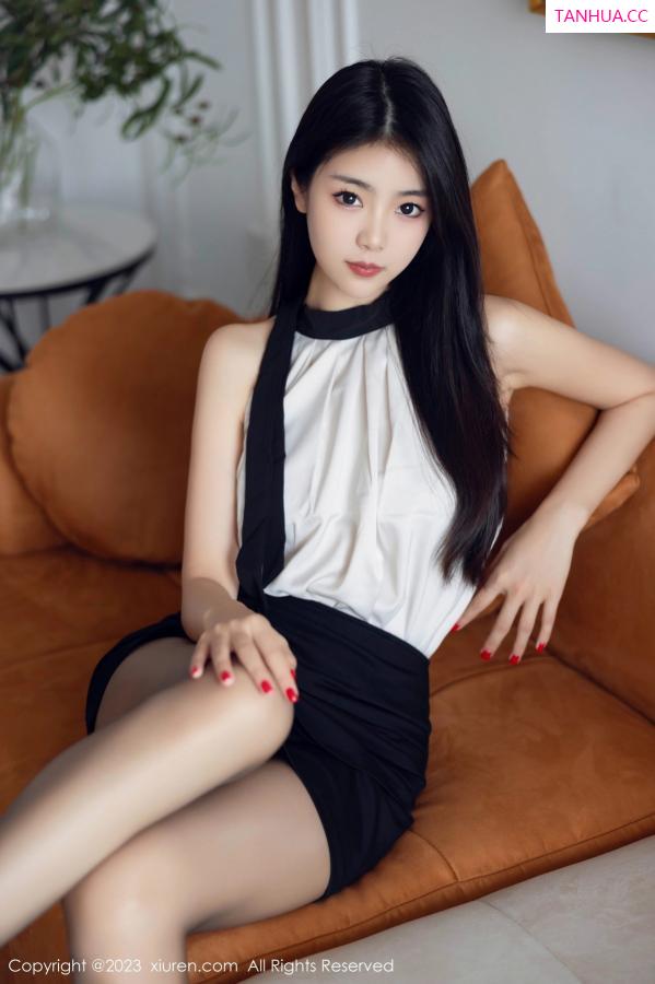 可乐Vicky  [XiuRen]高清写真图 2023.09.06 No.7342 可乐Vicky 丝袜美腿第2张图片